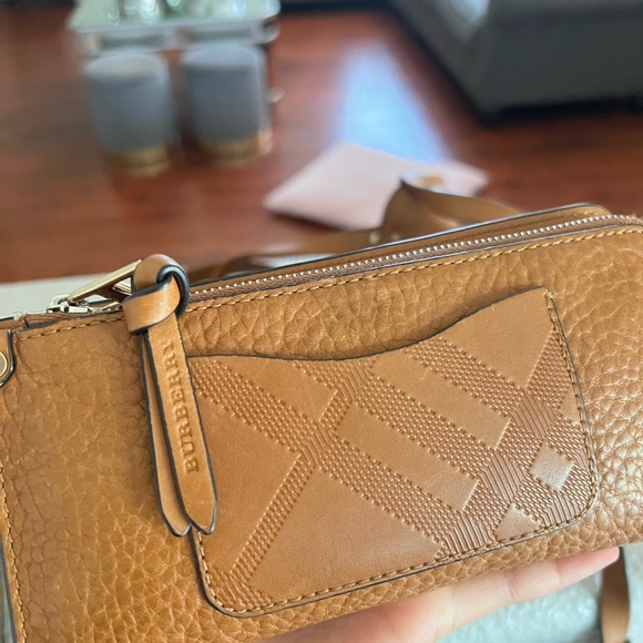 Burberry bag with Matching wallet - Picture 7 of 9